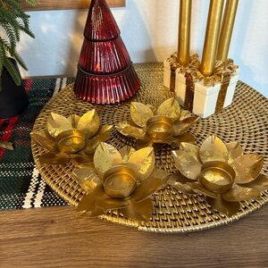 🆕Bundle Of 4 Gold-Leaf Lotus Candleholders